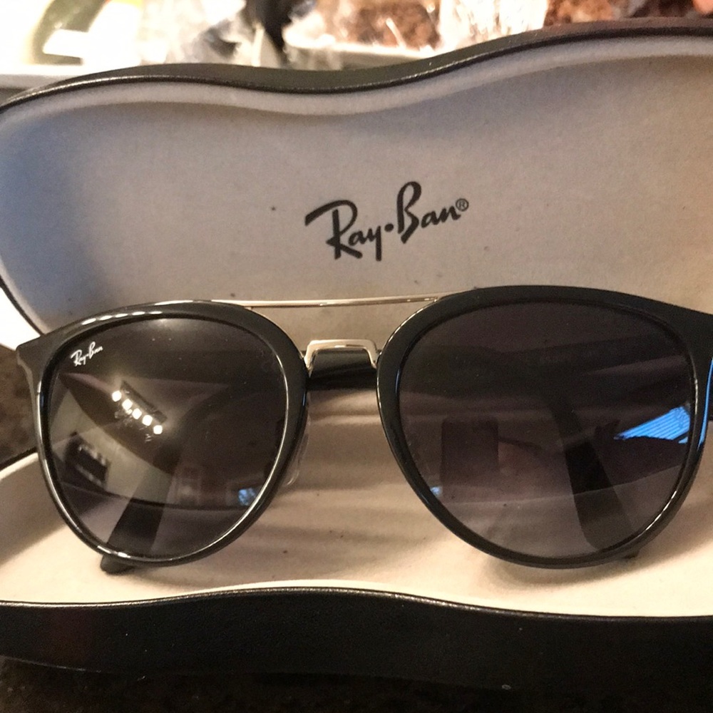 Ray-Ban Sunglasses RB4285